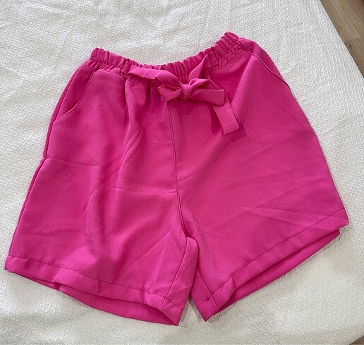 Pembe şort