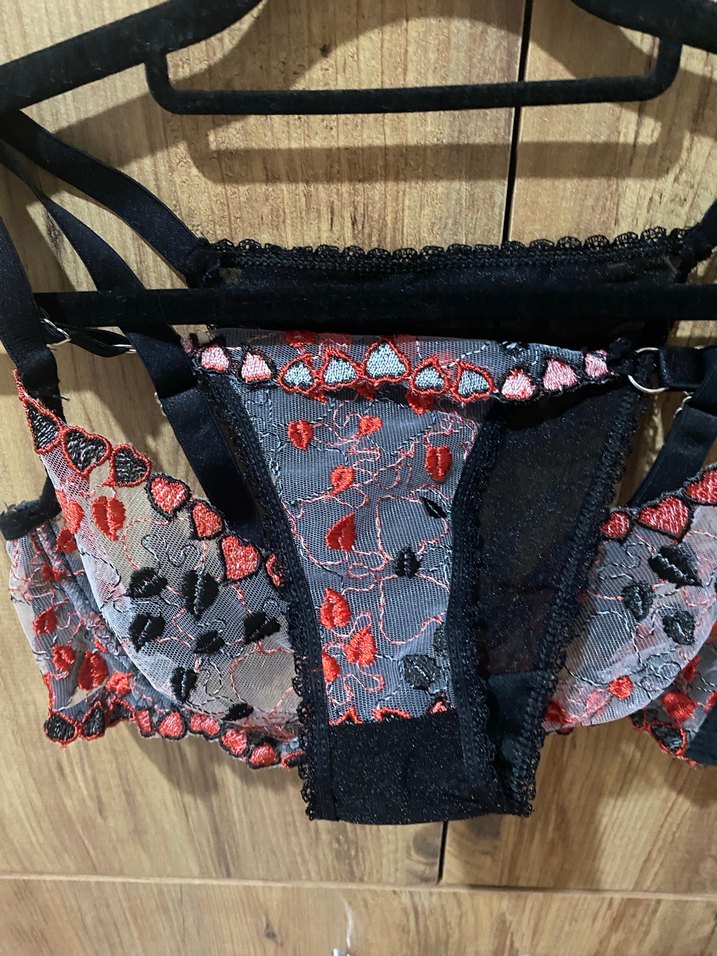 Kırmızı Nakışlı Gotik Mini Sütyen - Görsel 2