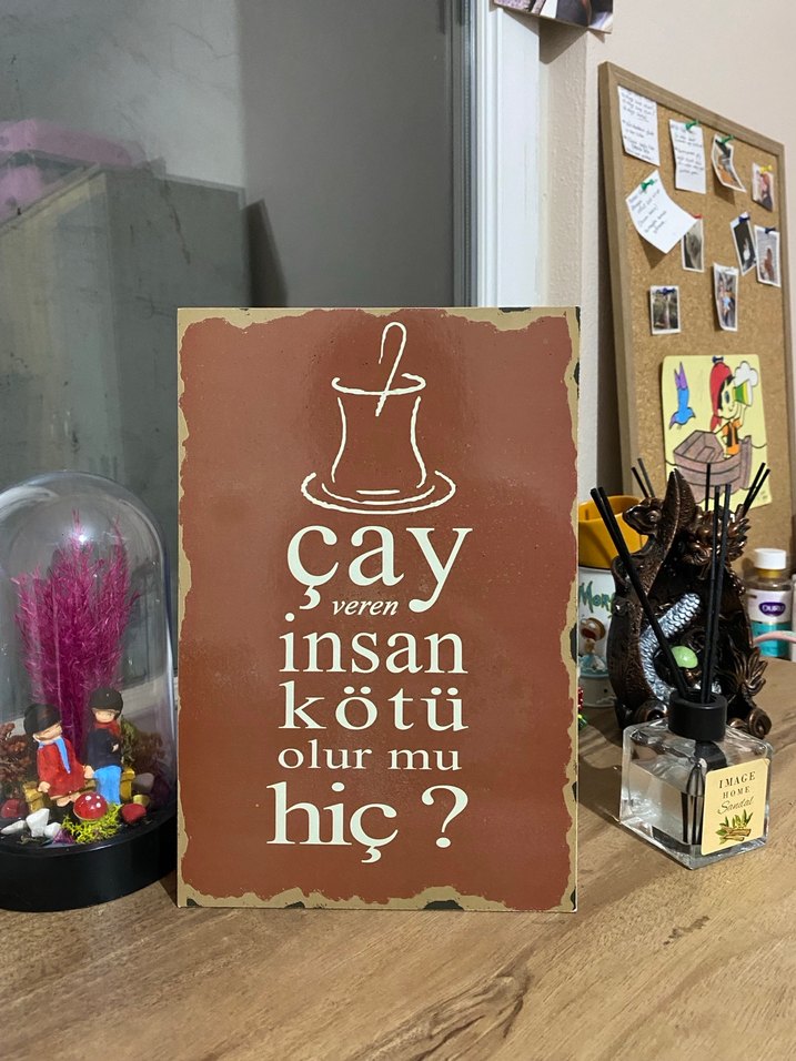 Erdal Bakkal'da Çay İçilir poster - Görsel 2