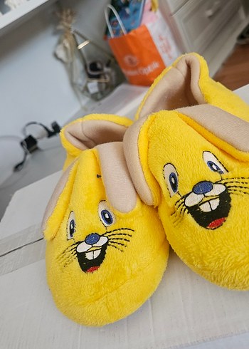 Kız Çocuk Sarı Kürklü Sıcak Terlik - Görsel 3
