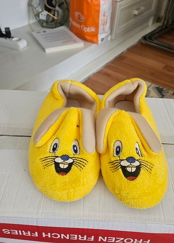 Kız Çocuk Sarı Kürklü Sıcak Terlik - Görsel 2