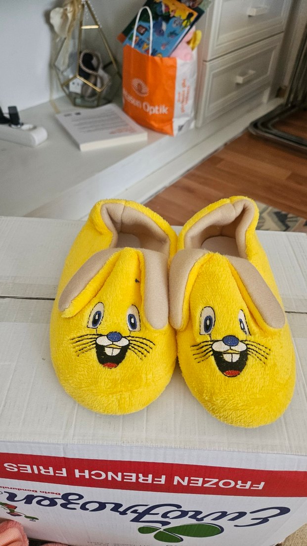 Kız Çocuk Sarı Kürklü Sıcak Terlik - Görsel 2
