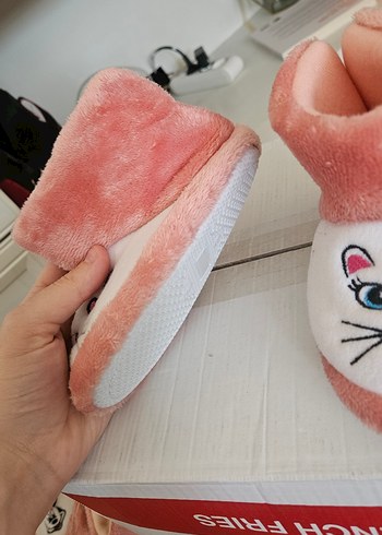 Nakışlı Pembe Kız Çocuk Sıcak Ev Terliği - Görsel 4