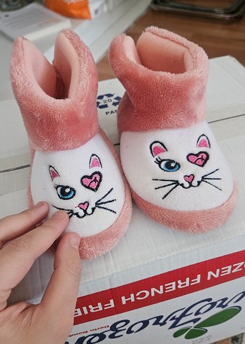 Nakışlı Pembe Kız Çocuk Ev Terliği - Görsel 2