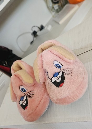Kızlar için Pembe Nakışlı Sıcak Terlik - Görsel 3