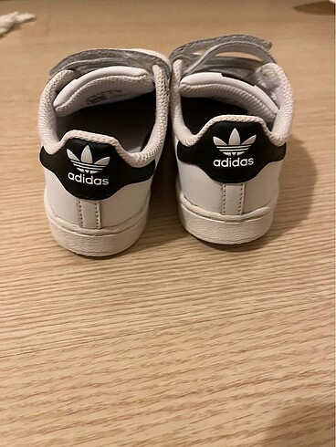25 Beden beyaz Renk Adidas çocuk ayakkabı