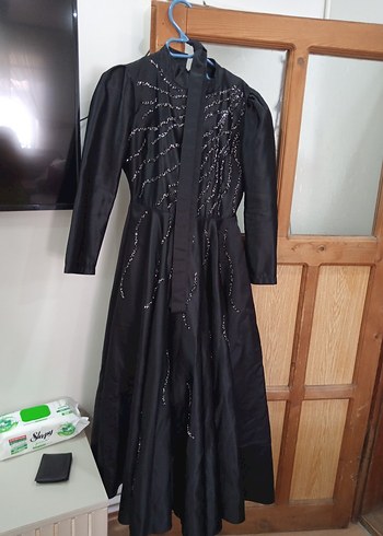 Zara Boncuk İşlemeli Siyah Uzun Elbise