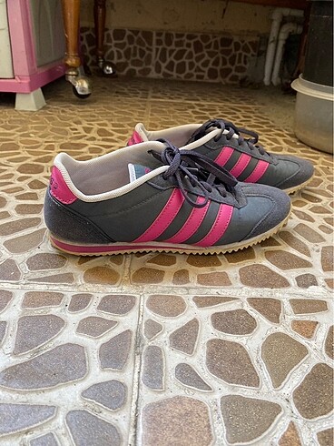 Adidas spor ayakkabı