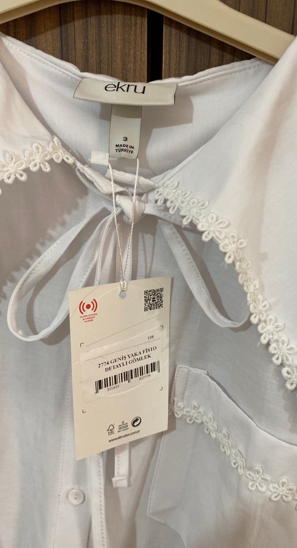 Nakış Detaylı Beyaz Kadın Gömlek - Görsel 3