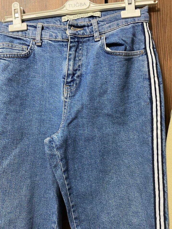 Çizgili Kemerli Mavi Kadın Kot Pantolon LCW - Görsel 2
