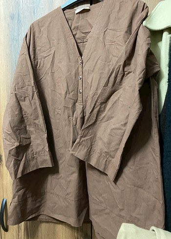 Bej V Yakalı Düğmeli  Kadın Gömlek - Görsel 5