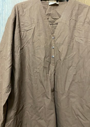 Bej V Yakalı Düğmeli  Kadın Gömlek - Görsel 3