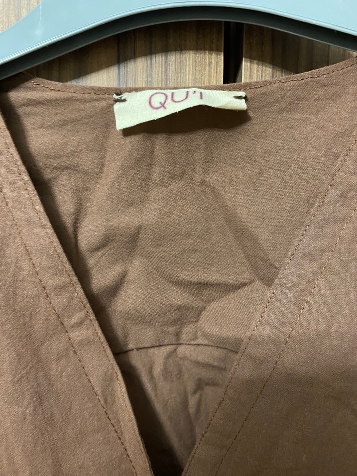 Bej V Yakalı Düğmeli  Kadın Gömlek - Görsel 2