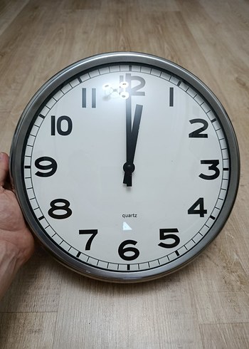 Beden beyaz Renk orjinal İkea pugg çelik 32 cm duvar saati