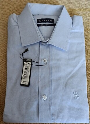 Sıfır s beden Vakko gömlek oejinal mağaza satışı 295 -345tl aras