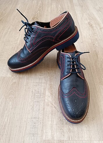 sıfır gibi orjinal Derimod Oxford gerçek deri 42 - Görsel 6