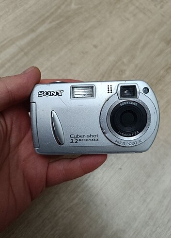 Sony dijital fotoğraf Makinesi ekranı kırık 