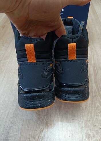 Sıfır orjinal Reebok Outdoor waterproof 45 - Görsel 8