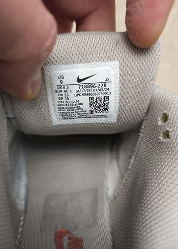 Nike Gri Süet Dolgu Topuklu Kadın Spor Ayakkabı - Görsel 9