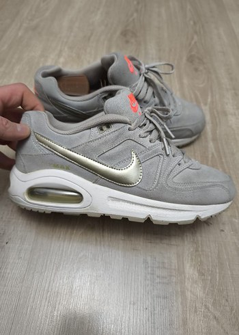 Nike Gri Süet Dolgu Topuklu Kadın Spor Ayakkabı - Görsel 6