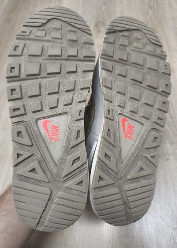 Nike Gri Süet Dolgu Topuklu Kadın Spor Ayakkabı - Görsel 10