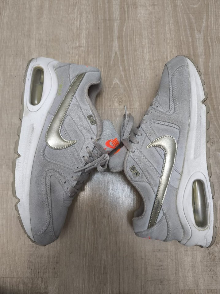 Nike Gri Süet Dolgu Topuklu Kadın Spor Ayakkabı - Görsel 5