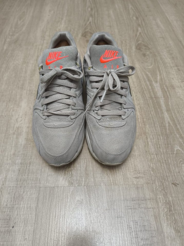 Nike Gri Süet Dolgu Topuklu Kadın Spor Ayakkabı - Görsel 3