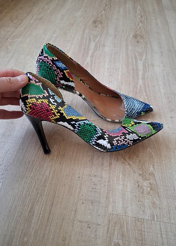 42 Beden çeşitli Renk sifir gibi Orj capone 42 Renkli Yılan Desenli Boncuklu Stiletto