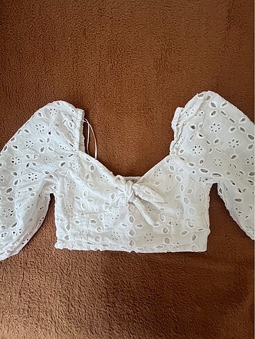 Beyaz Crop