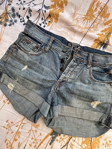 Zara 2000?ler şort