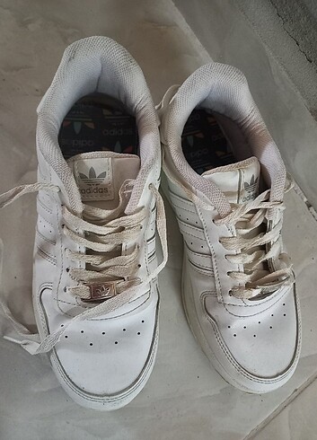 Adidas spor ayakkabi 