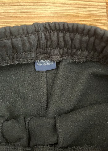 Gri ve Siyah Erkek Çocuk Rahat Eşofman Altları - Görsel 3