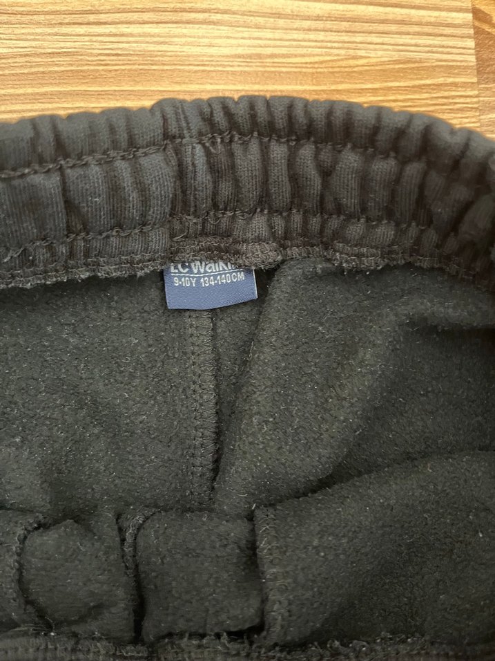 Gri ve Siyah Erkek Çocuk Rahat Eşofman Altları - Görsel 3