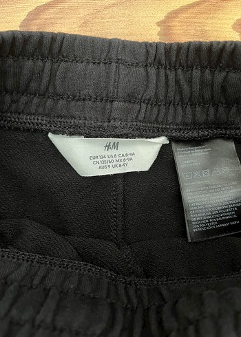 Yeşil ve Siyah Rahat Kesim Erkek Şort - Görsel 3