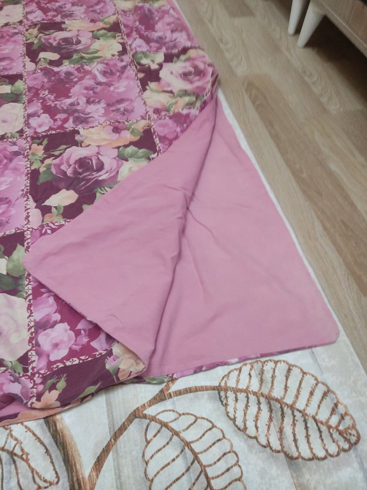 Mor Çiçek Desenli Baskılı Yatak Örtüsü - Görsel 3