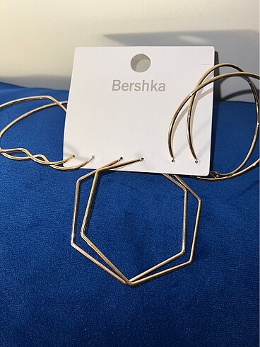  Beden altın Renk BERSHKA 3 lü KÜPE SETİ