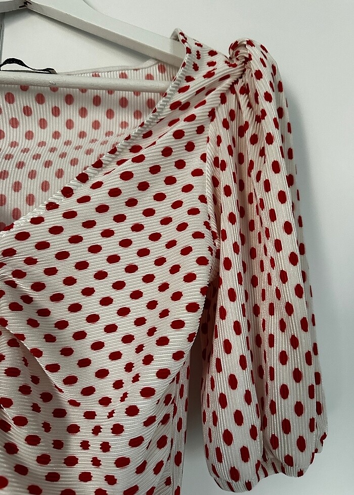 Mudo vatkalı görünümlü puantiyeli gömlek bluz - Görsel 5