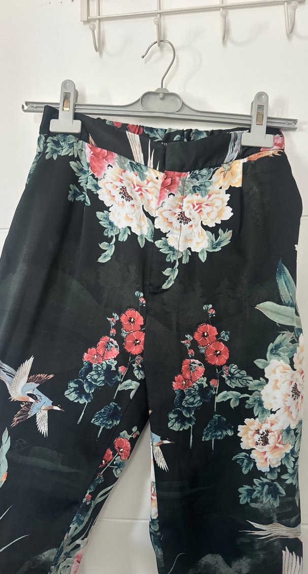 Zara Çiçek Desenli Salaş Midi Kadın Kumaş Pantolon S beden - Görsel 2
