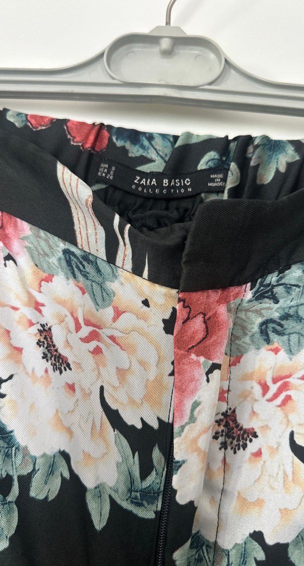 Zara Çiçek Desenli Salaş Midi Kadın Kumaş Pantolon S beden - Görsel 3