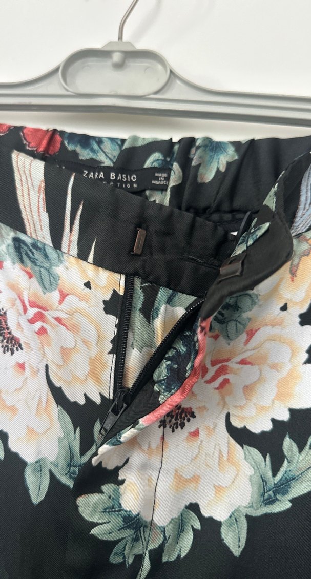 Zara Çiçek Desenli Salaş Midi Kadın Kumaş Pantolon S beden - Görsel 4