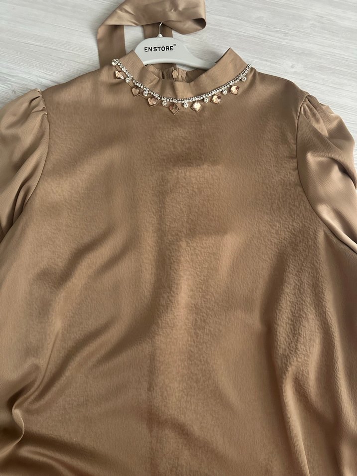 Bej Uzun Kollu Dökümlü Kadın Elbise - Görsel 2