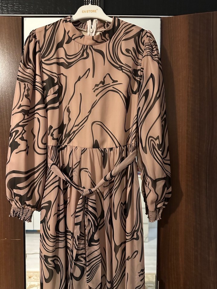 Bağcıklı Uzun Batik Desenli Kadın Elbise - Görsel 2