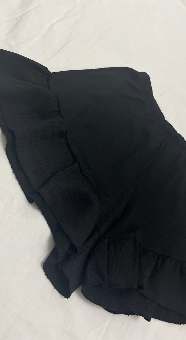 Siyah Mini Şort Fırfırlı Rahat Kesim - Görsel 2