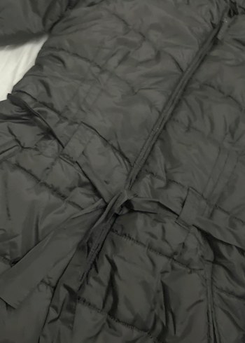 Kemerli Siyah Kadın Uzun Kışlık Mont - Görsel 4