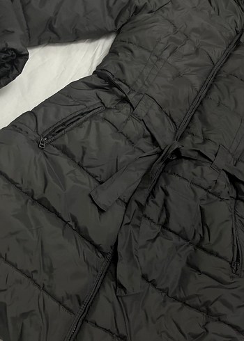 Kemerli Siyah Kadın Uzun Kışlık Mont - Görsel 2