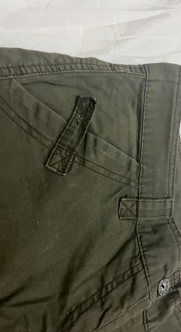 Düğmeli Haki Kamuflaj Mini Şort - Görsel 2