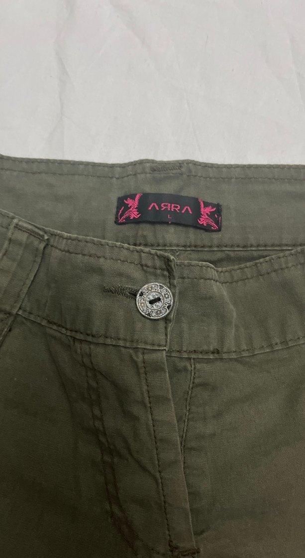 Düğmeli Haki Kamuflaj Mini Şort - Görsel 4