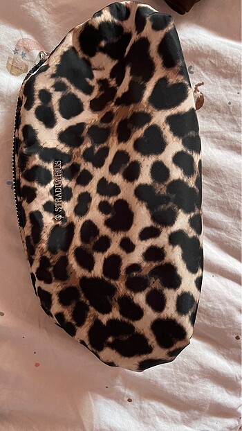 stradivarius leopar makyaj çantası