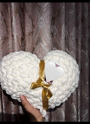 Kalpli puffy yastik