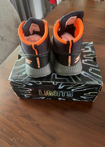 24 Beden Skechers Bebek Işıklı bot